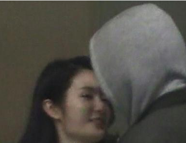 成都租户外帐篷祝福:王大陆恋爱,恋爱曝光白衣女子到底是谁? 成都租户外帐篷祝福:王大陆恋爱,恋爱曝光白衣女子到底是谁?